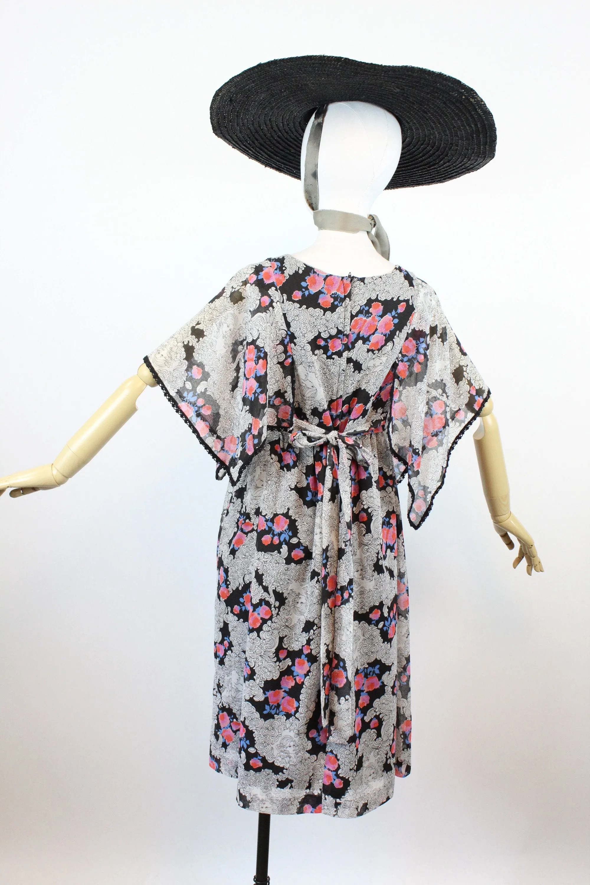 1970s FACE print art nouveau angel sleeve dress small | new fall