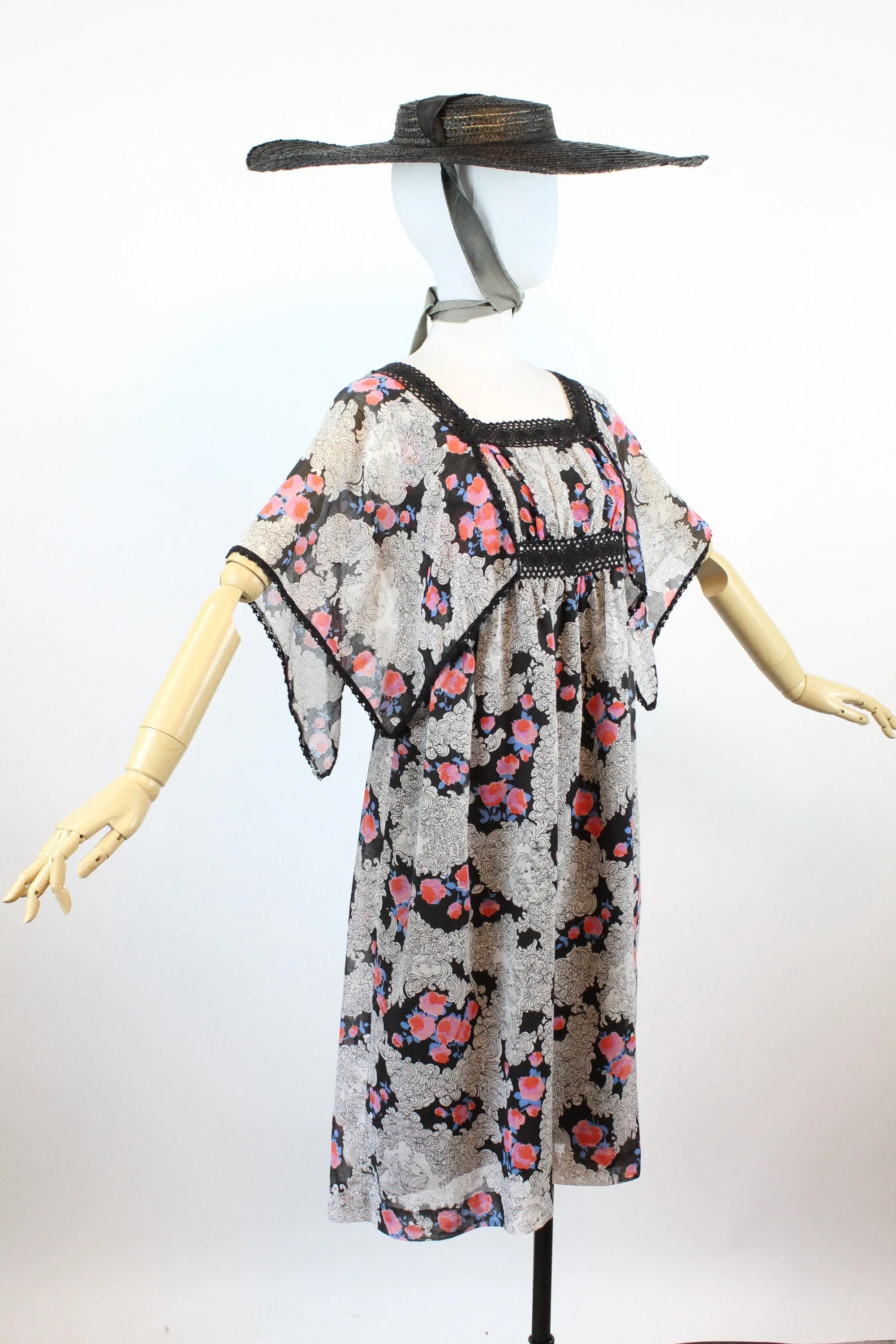 1970s FACE print art nouveau angel sleeve dress small | new fall