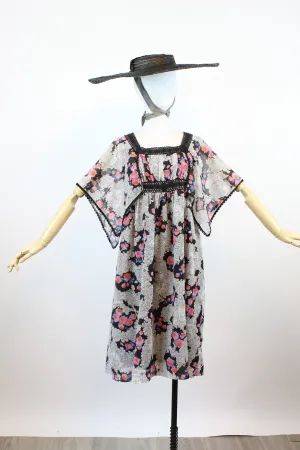 1970s FACE print art nouveau angel sleeve dress small | new fall
