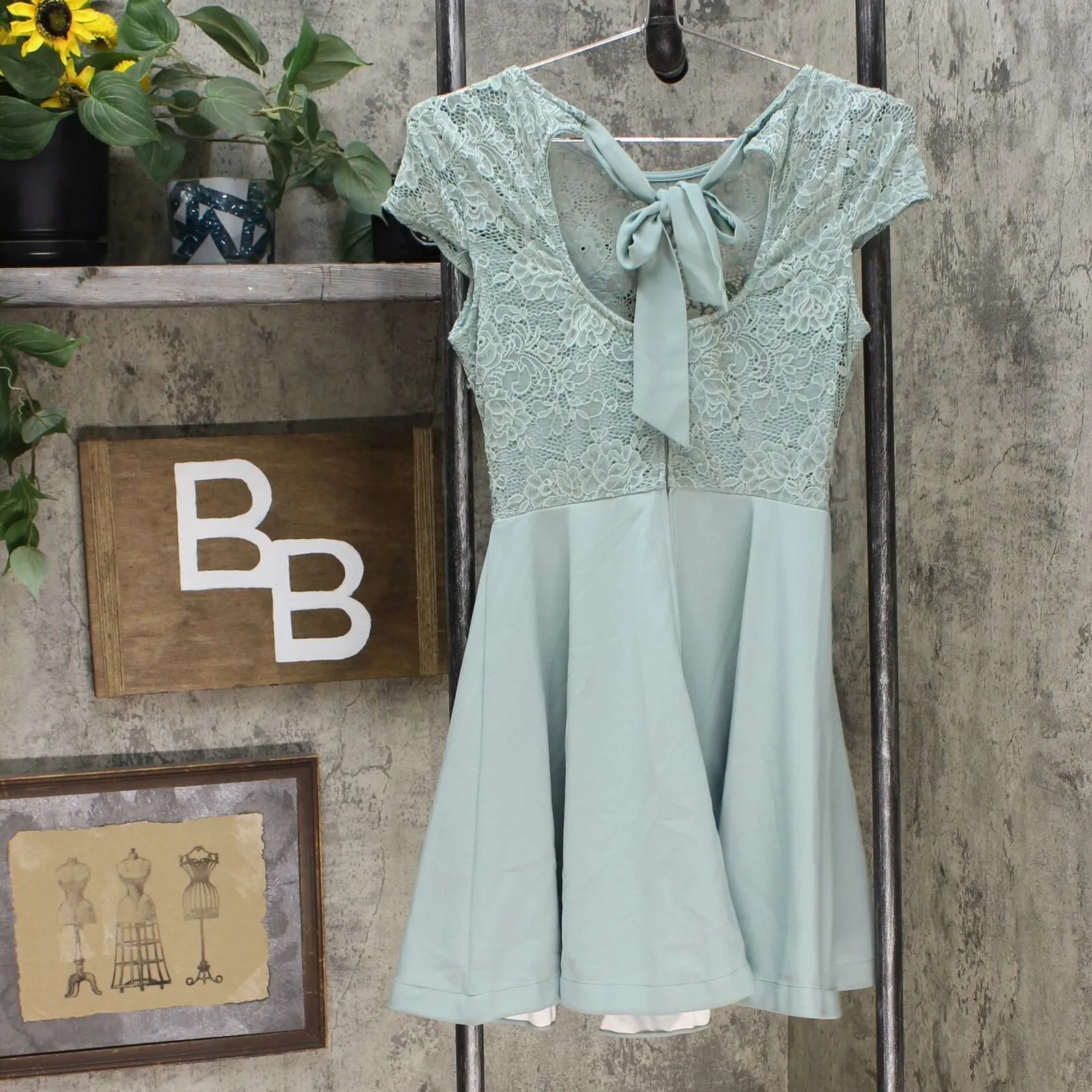 B. Darlin Women's Junior Fit Lace-Top A-Line Dress Sage Green 7/8