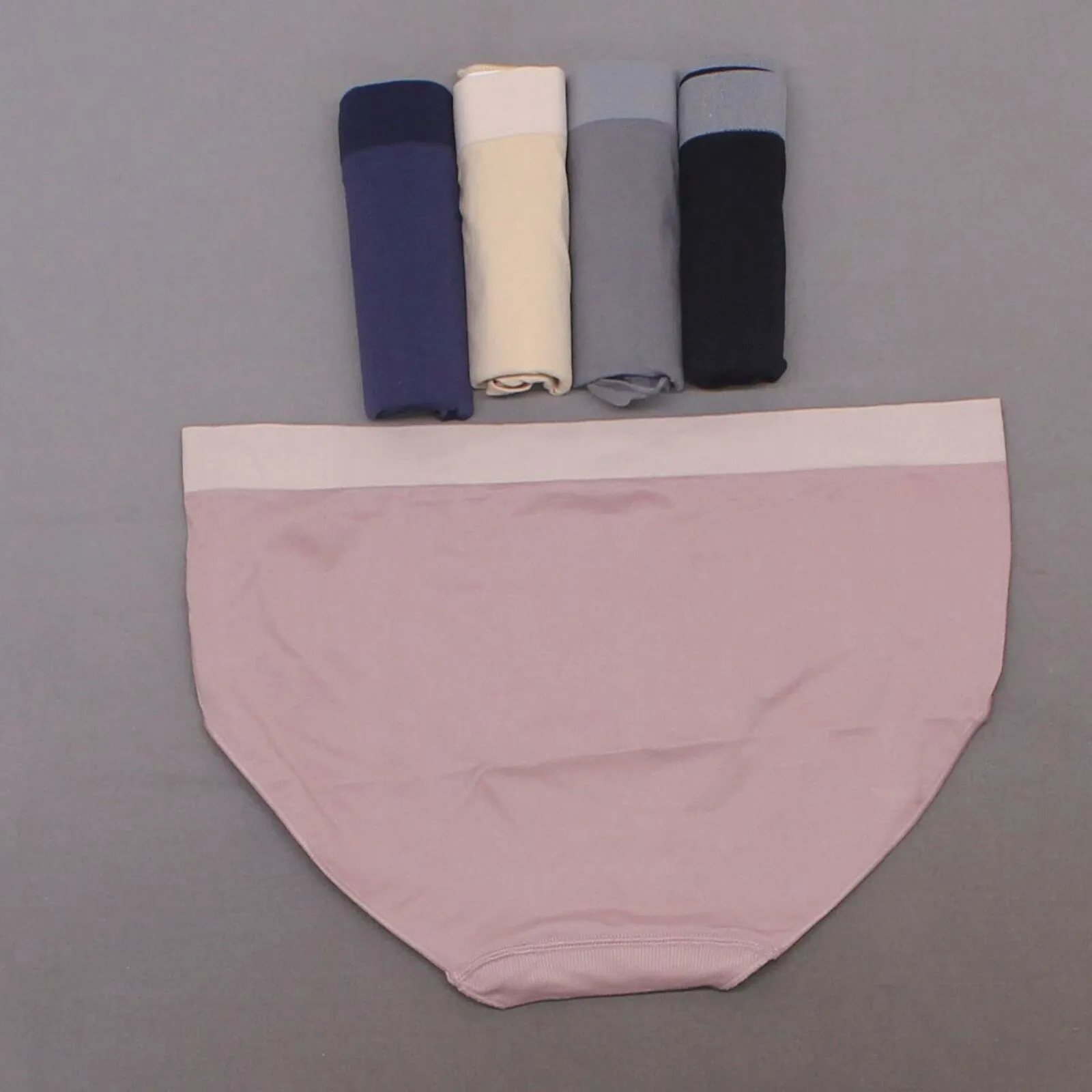 Black Bow Women's 5 Pack Seamless Microfiber Hipster Panties