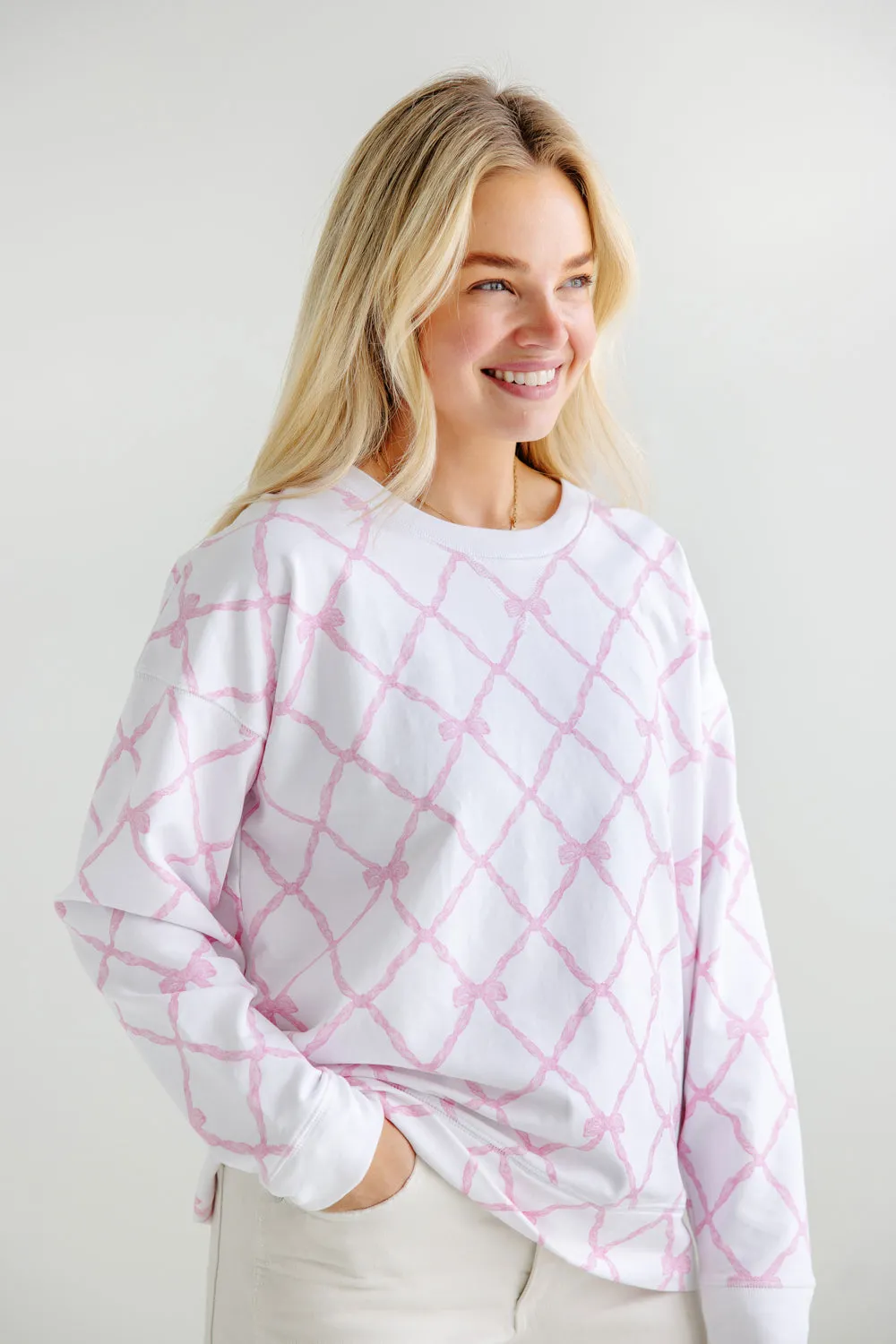 Cassidy Comfy Crewneck (Women's) - Belle Meade Bow