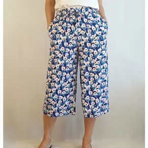 Cassie Byrnes (i.e. Variety Hour) x Uniqlo wide leg cropped pants size XS (best fits 6-8)
