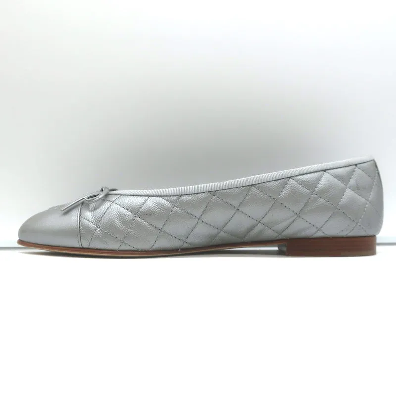Chanel CC Cap Toe Bow Ballet Flats Silver Metallic Quilted Leather Size 41.5