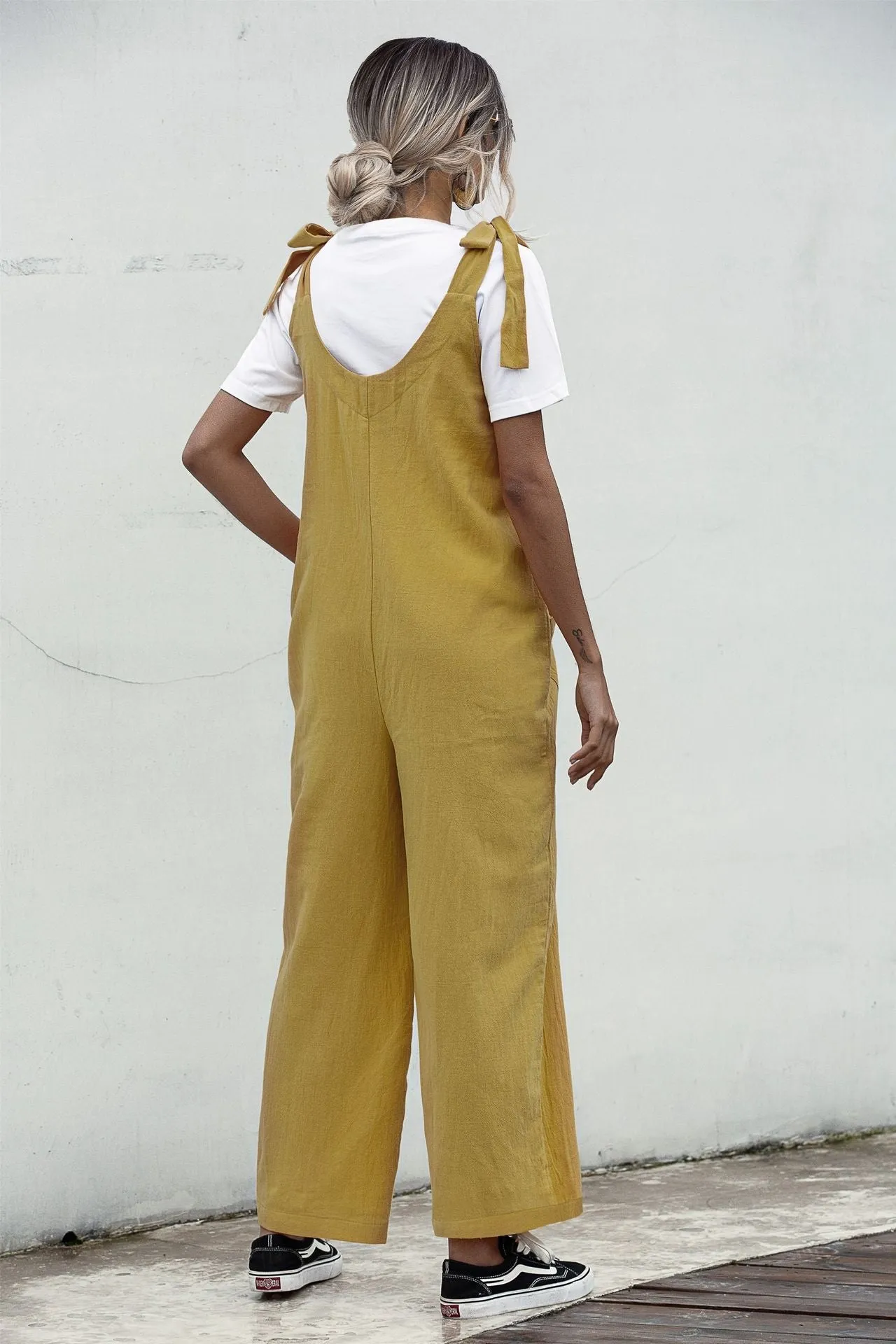 Deep U-Neck Lace-up Bow Backless Jumpsuit