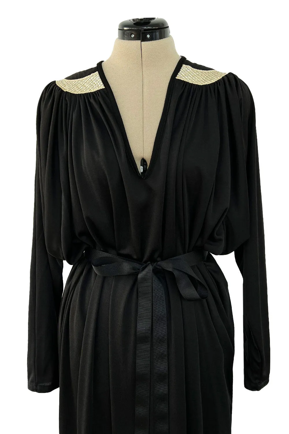 Easy to Wear 1980s Bill Tice Black Jersey Caftan Feel Dress w Gold Shoulder Detail Detail