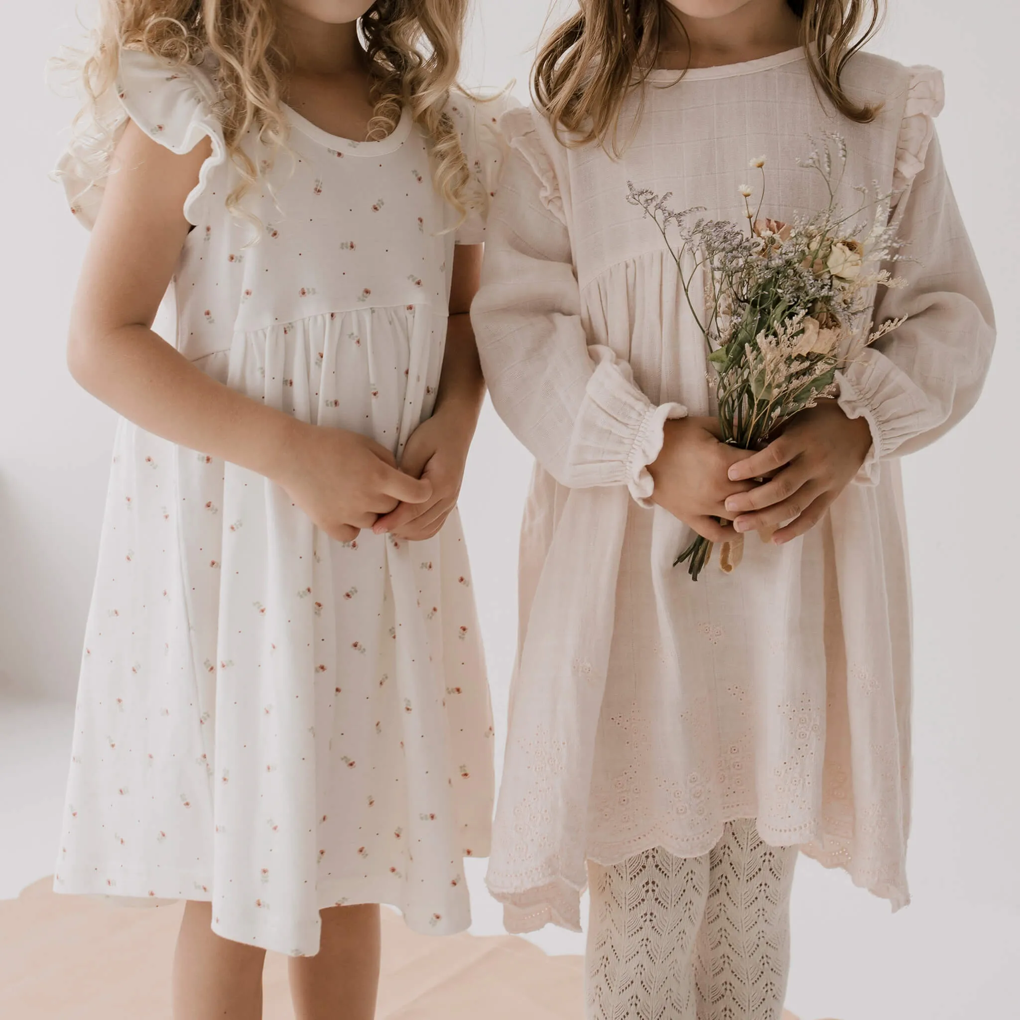 Frankie Dress aus 100% Bio-Baumwollmusselin - Goldie Kollektion