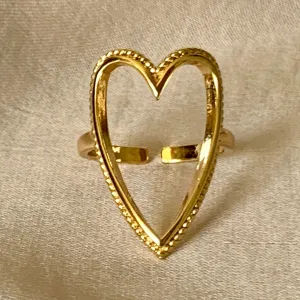 Heart Outline Ring