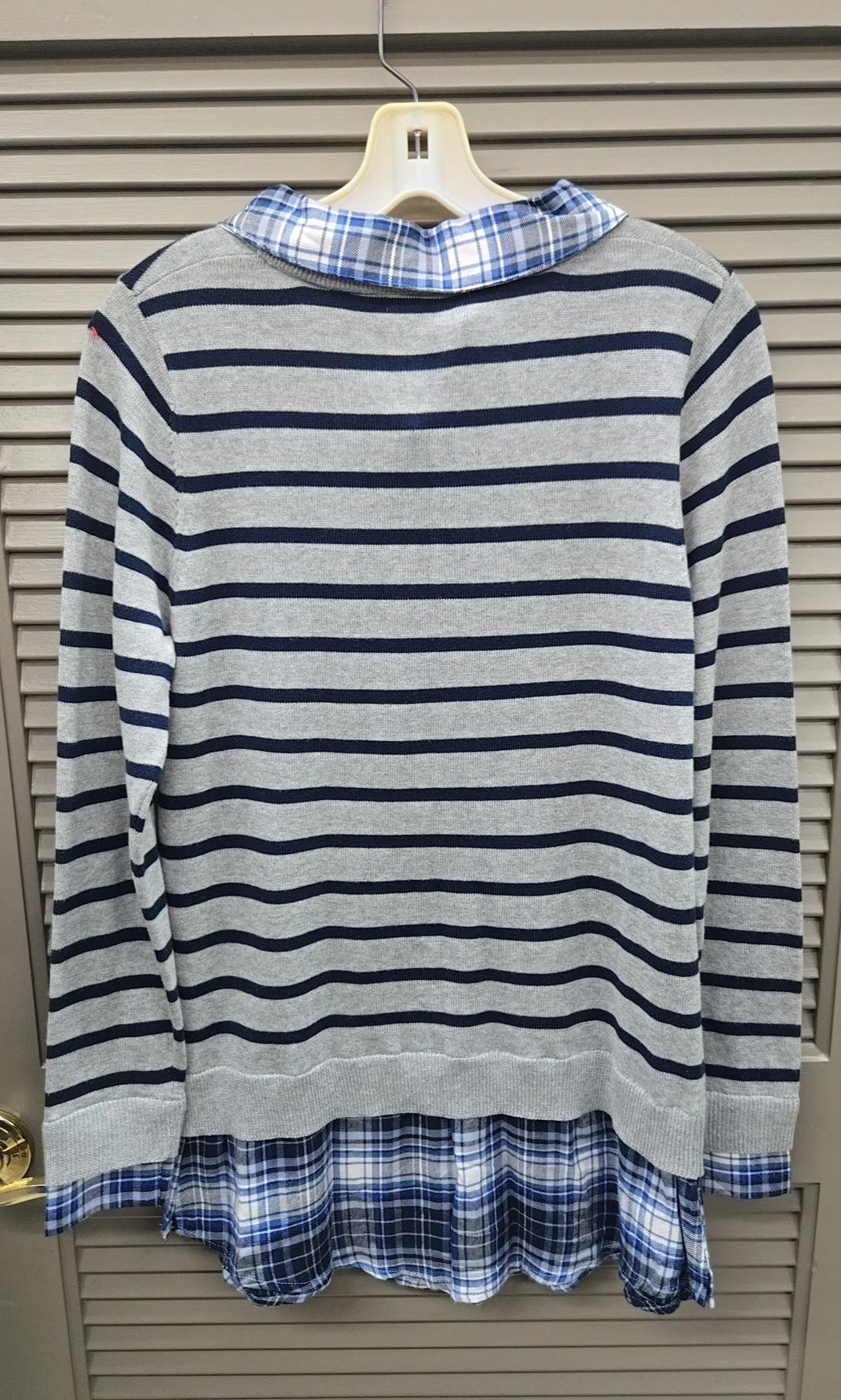 INTRO Size M Sweater
