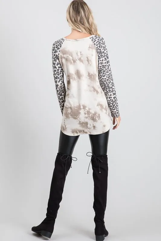 Long-Sleeved Tie-Dye & Animal Print Raglan Tee in Neutrals