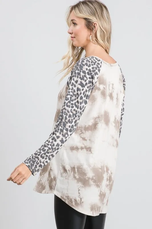 Long-Sleeved Tie-Dye & Animal Print Raglan Tee in Neutrals