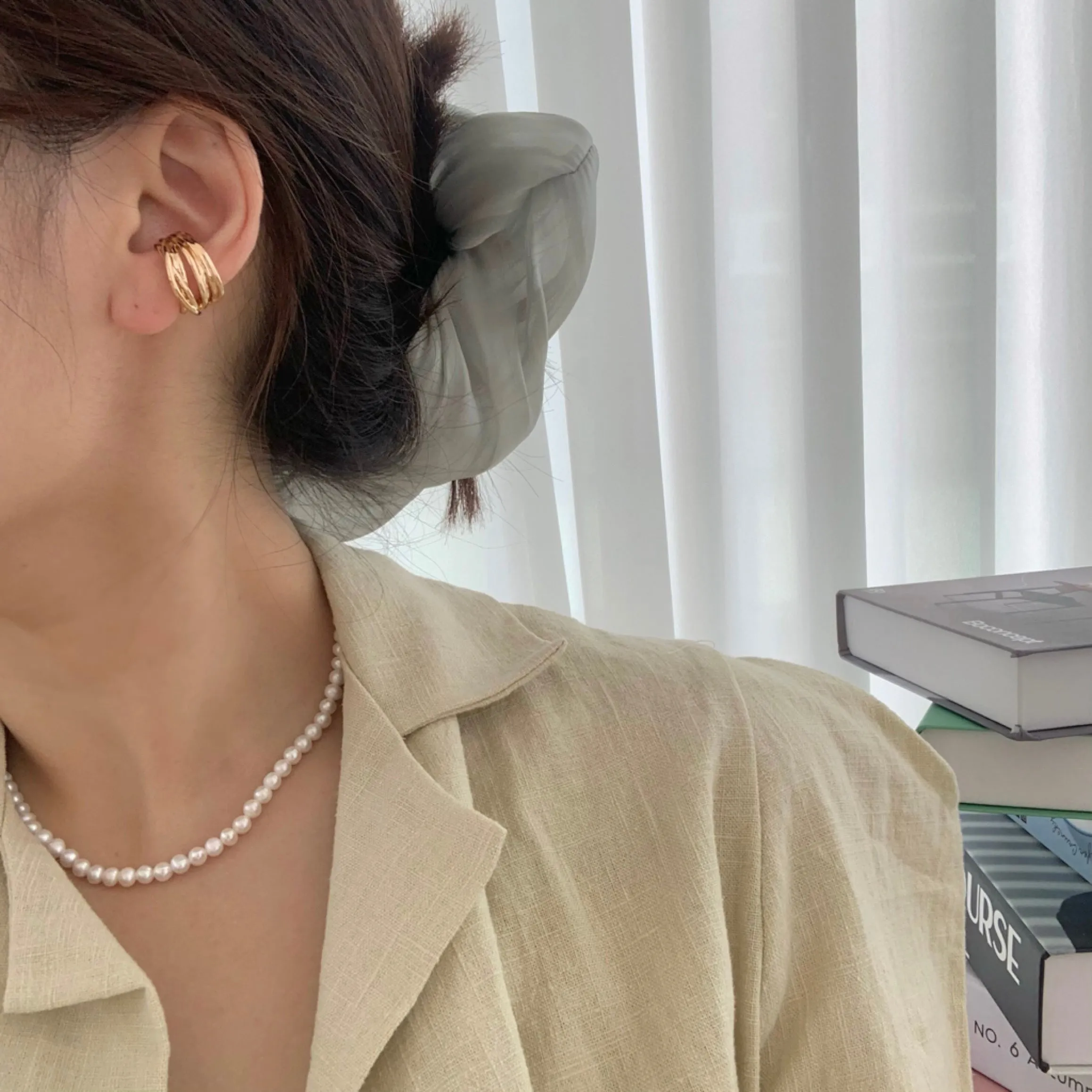 Multi Lines Crossed Ear Cuff
