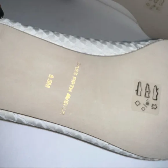 NWOT SAKS FIFTH AVENUE Snake-Embossed White Leather Ballet Flats Size 8.5M NWOB