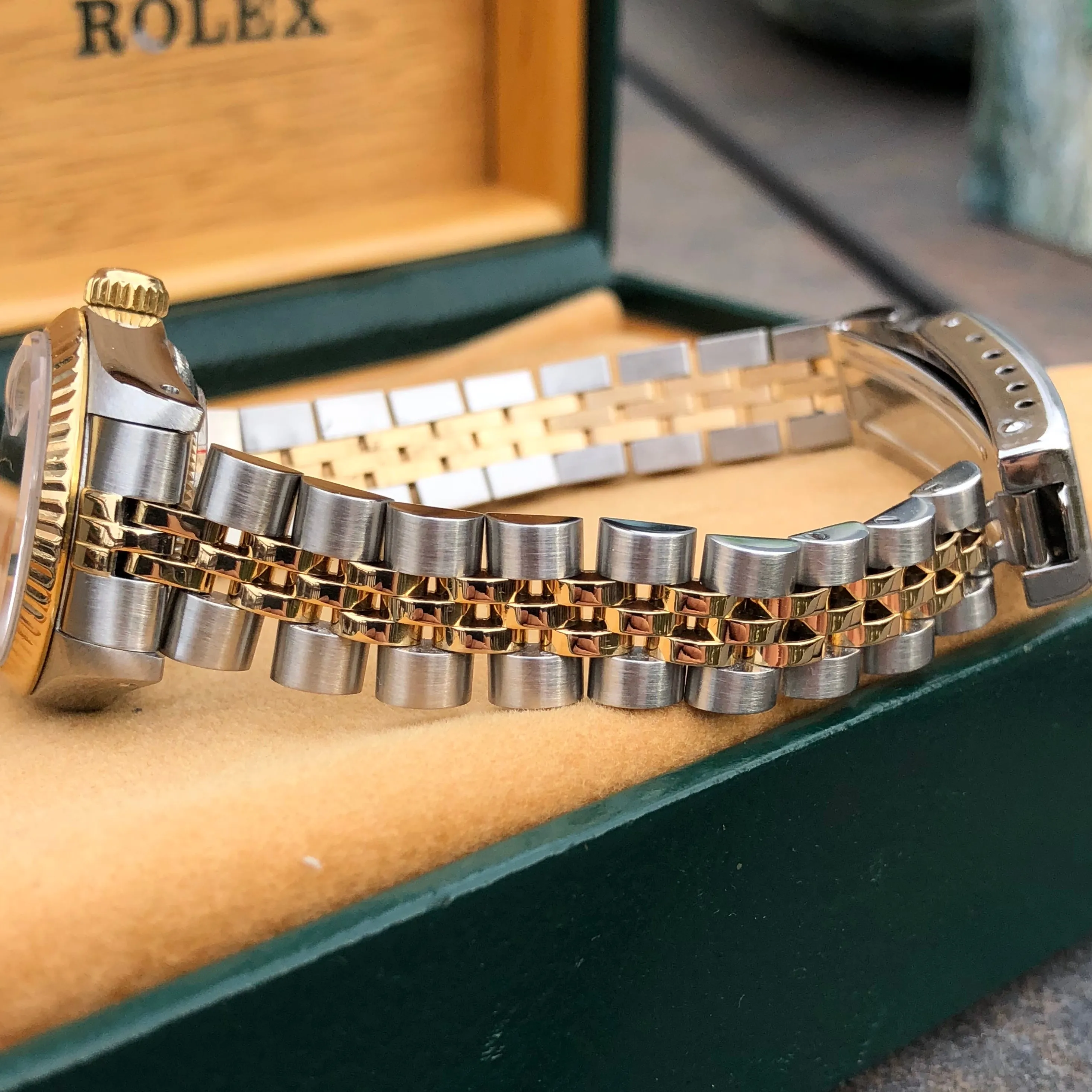 Rolex Datejust 69173 Ladies Two Tone Champagne Stick Dial Steel 18K Gold Jubilee Wristwatch