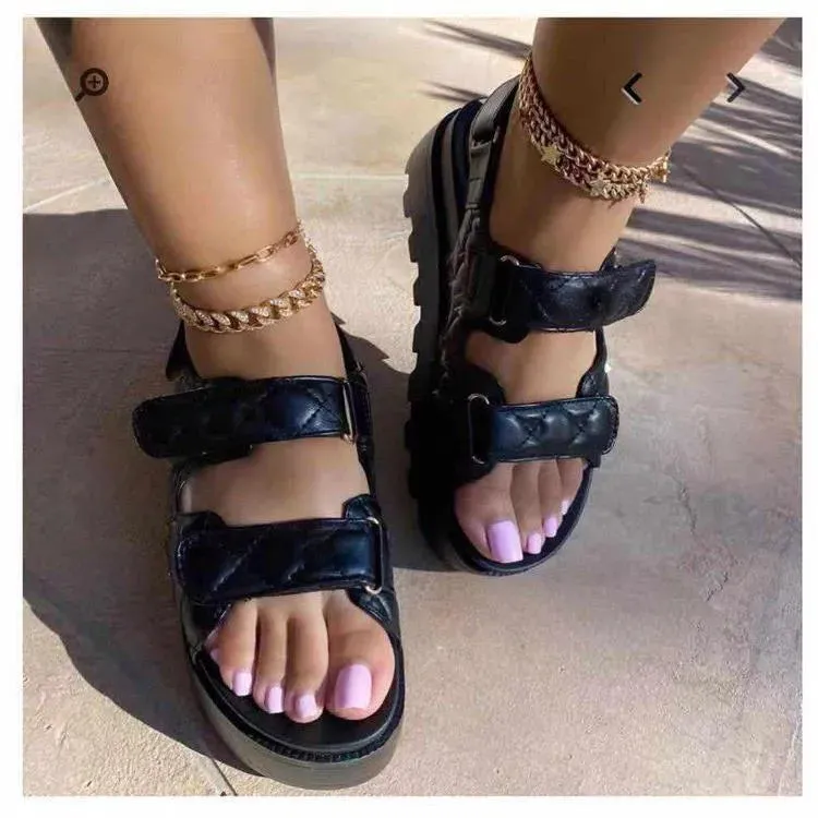Round Toe Platform Sandals