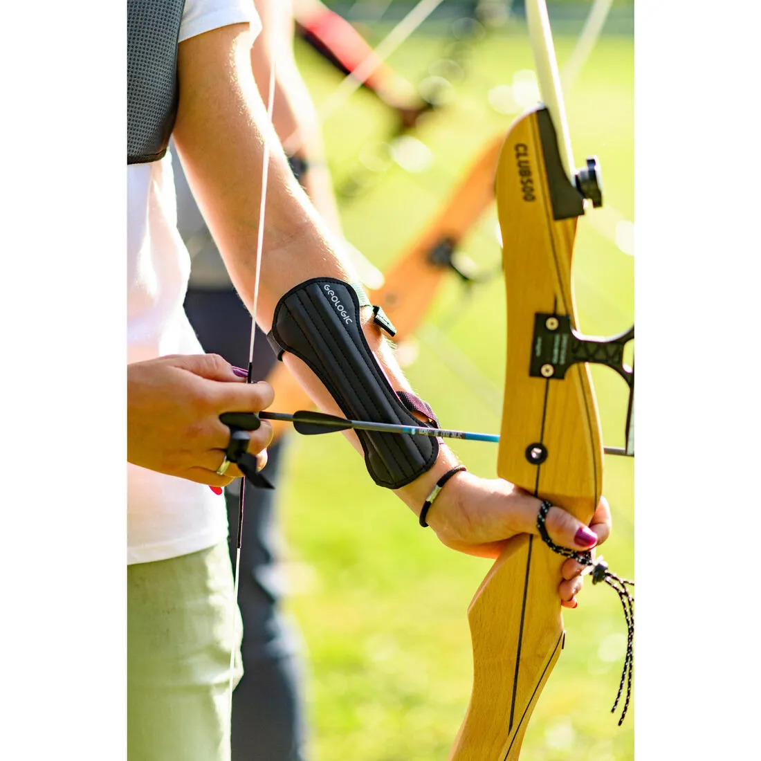 Short Archery Armguard Club 500