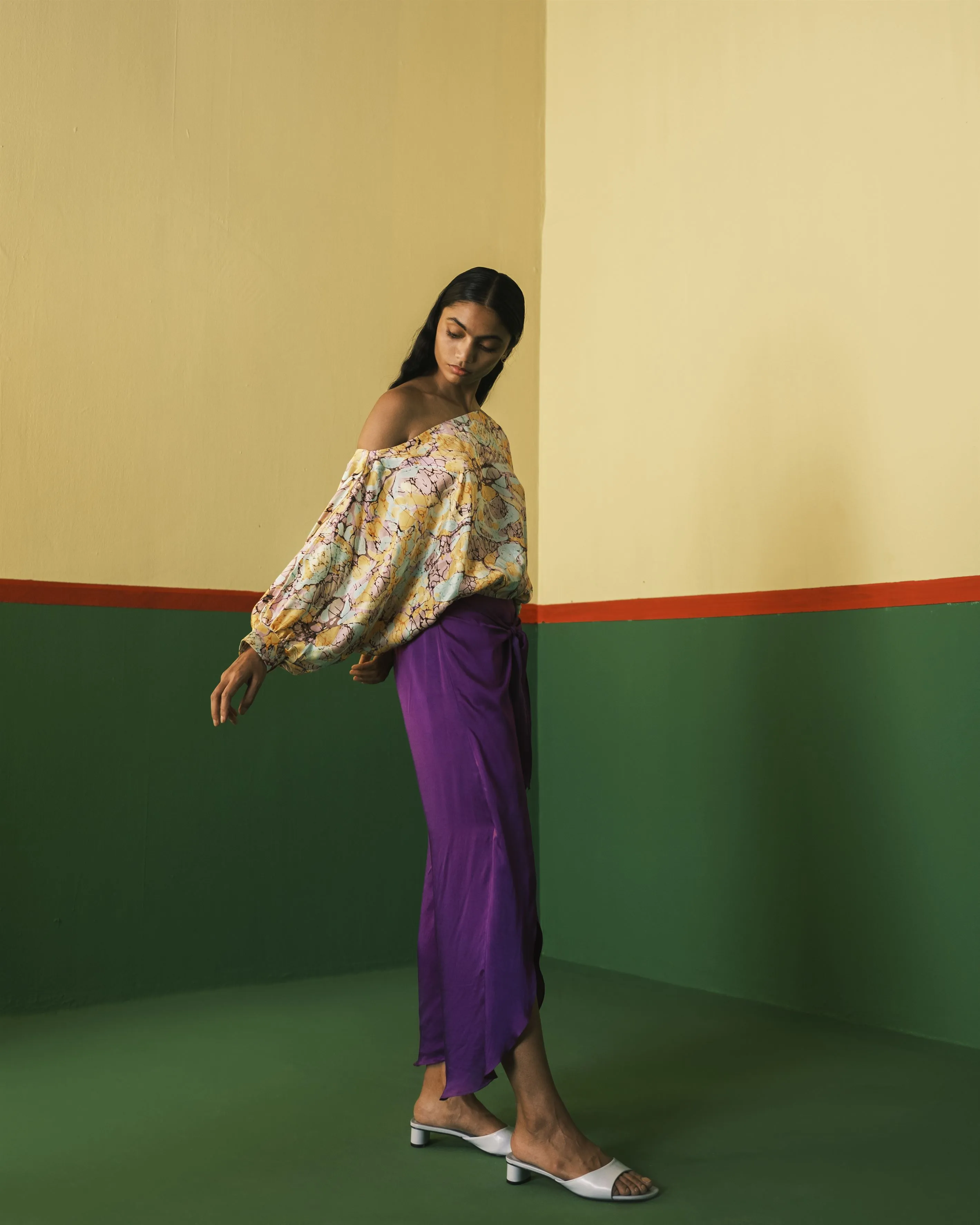 Studio Rigu   I   Mayfair Off Shoulder Top Digitally Printed Vegan Silk Yellow Marble Print Srch025