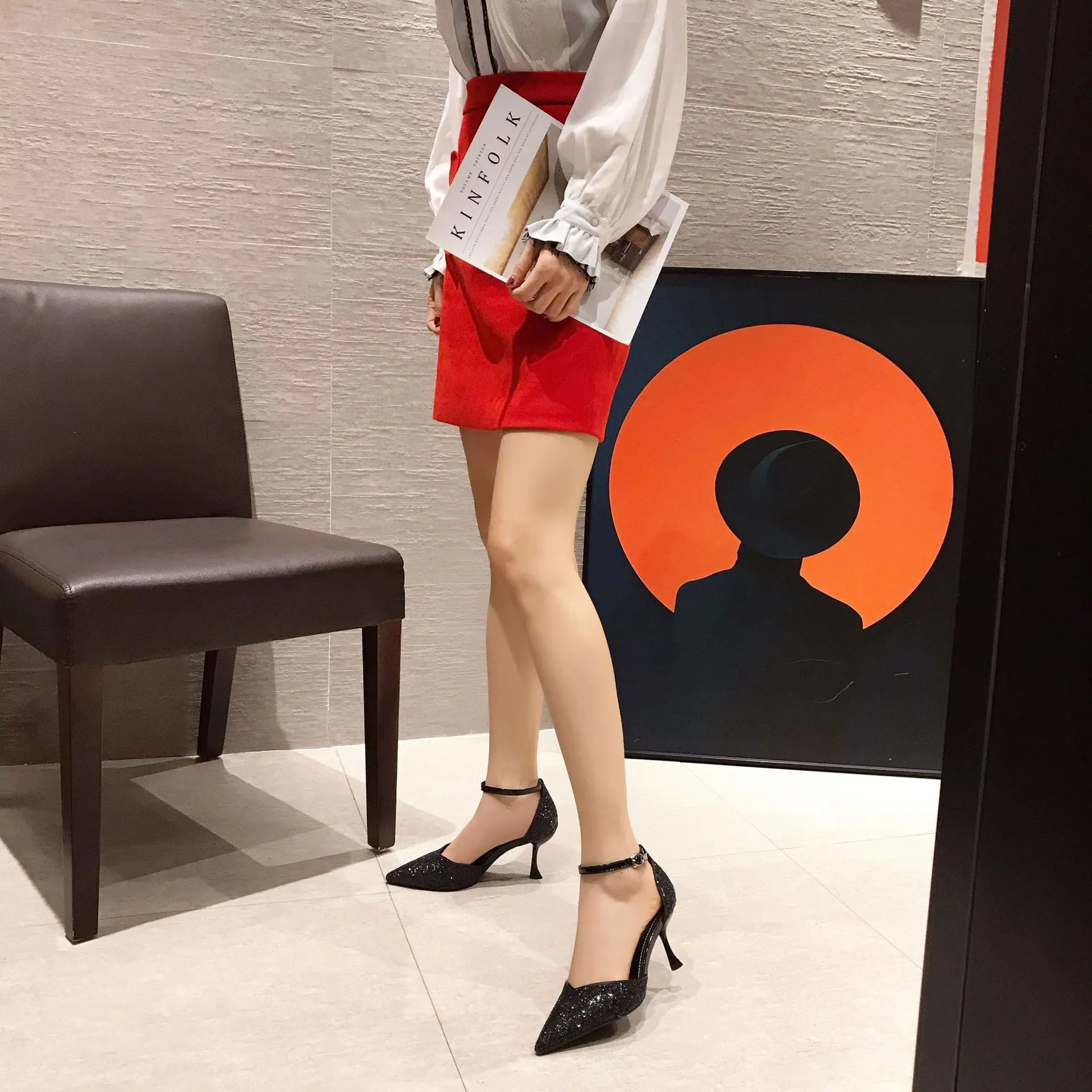 Thin heel hollow pointed wedding shoes