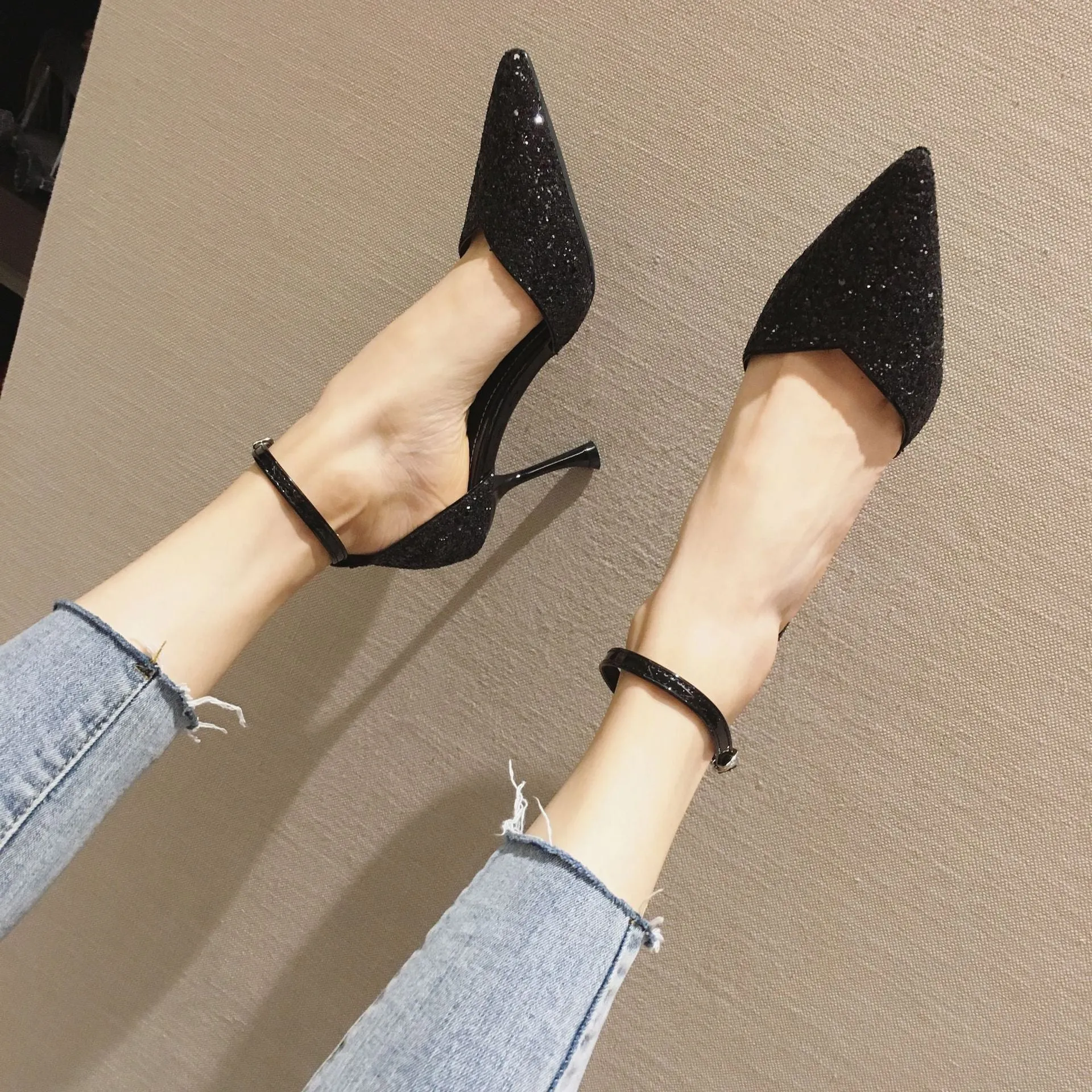 Thin heel hollow pointed wedding shoes