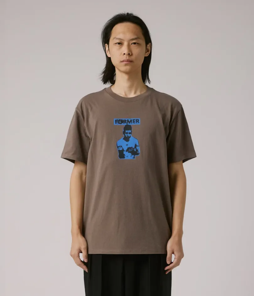 UNDISTURBED T-SHIRT - TAUPE
