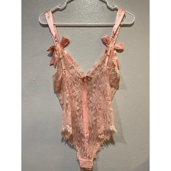VTG Gold label Victoria’s Secret Floral Lace Teddy Lingerie Nightie Bodysuit