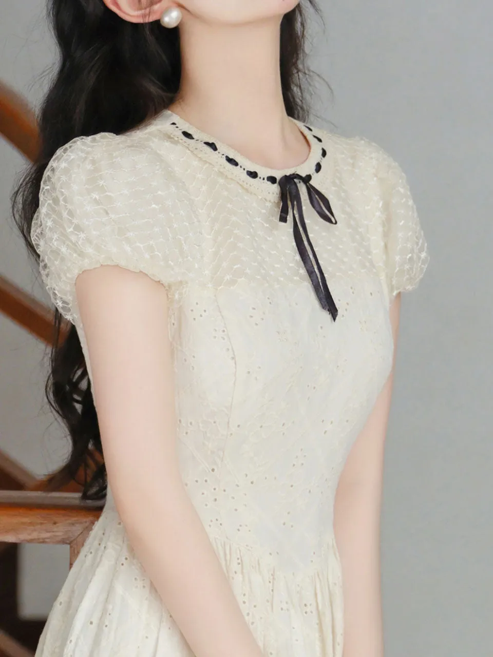 White Embroidered Bow Ribbon Crew Neck Puff Sleeve Princess Dress