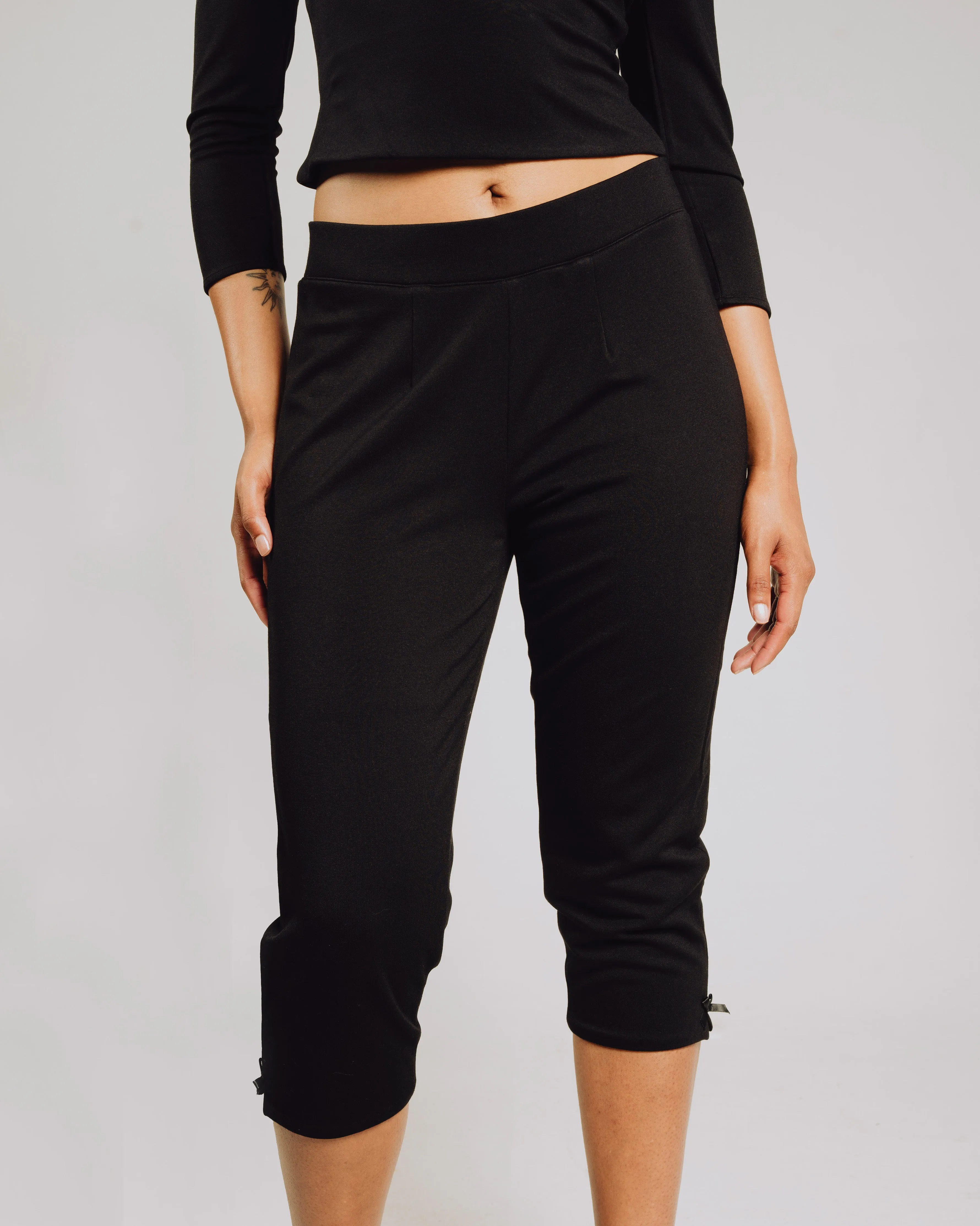 WOMEN'S CARIA CAPRI PANTS