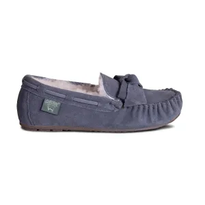 Women's Scarlet Sheepskin Moc
